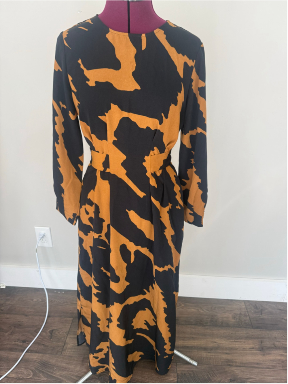 Women's Who What Wear Midi Dress Black Gold Abstract Print Size XS